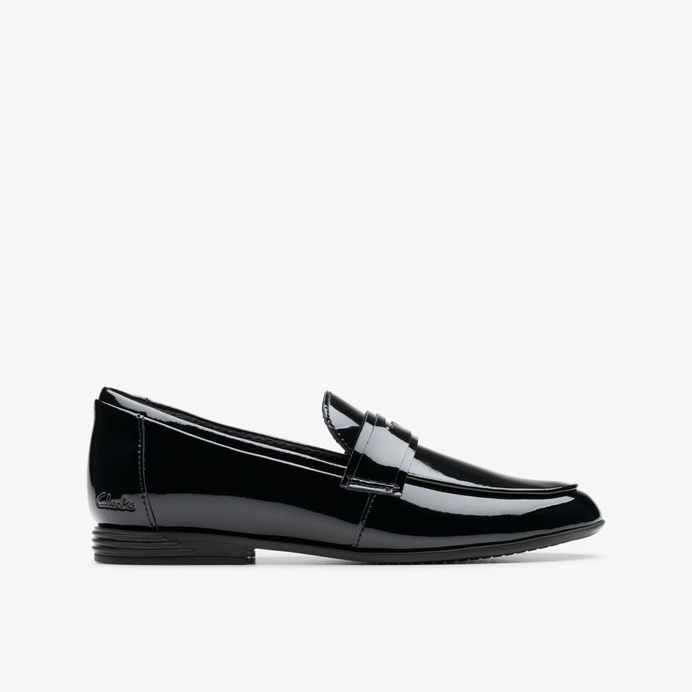 Finja Bright Older Black Patent | Clarks outlet - Kids
