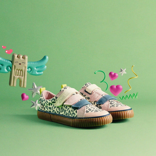Foxing Vibe Kid Ecru Canvas | Clarks Sale - Kids