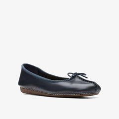 Freckle Ice Navy Leather | Clarks online - Women