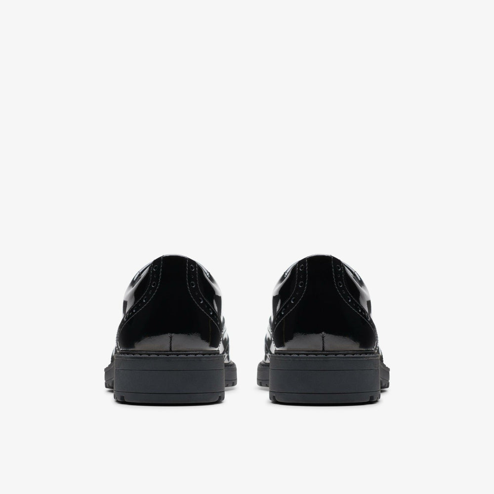 Loxham Brogue Youth Black Patent | Clarks online - Kids