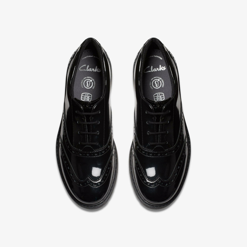 Loxham Brogue Youth Black Patent | Clarks online - Kids