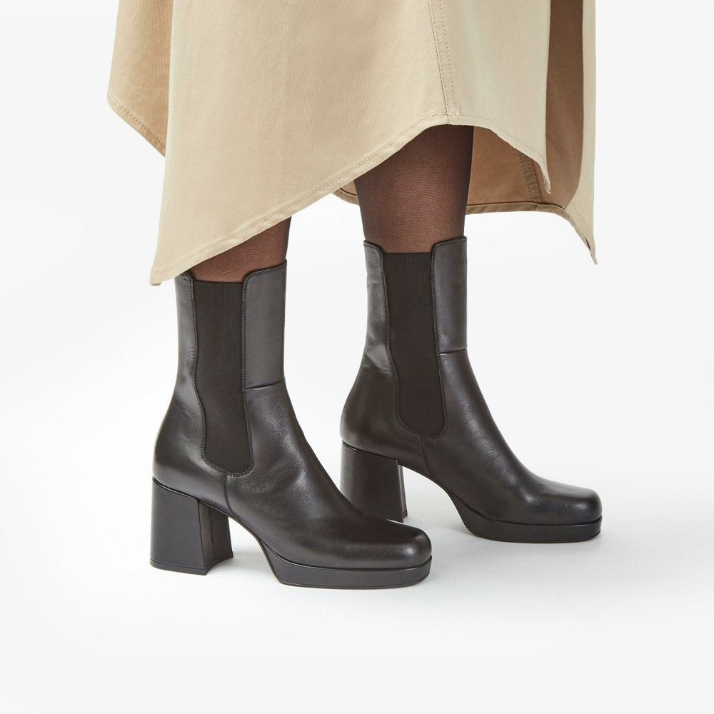 Pique Up Black Leather | Clarks outlet - Women