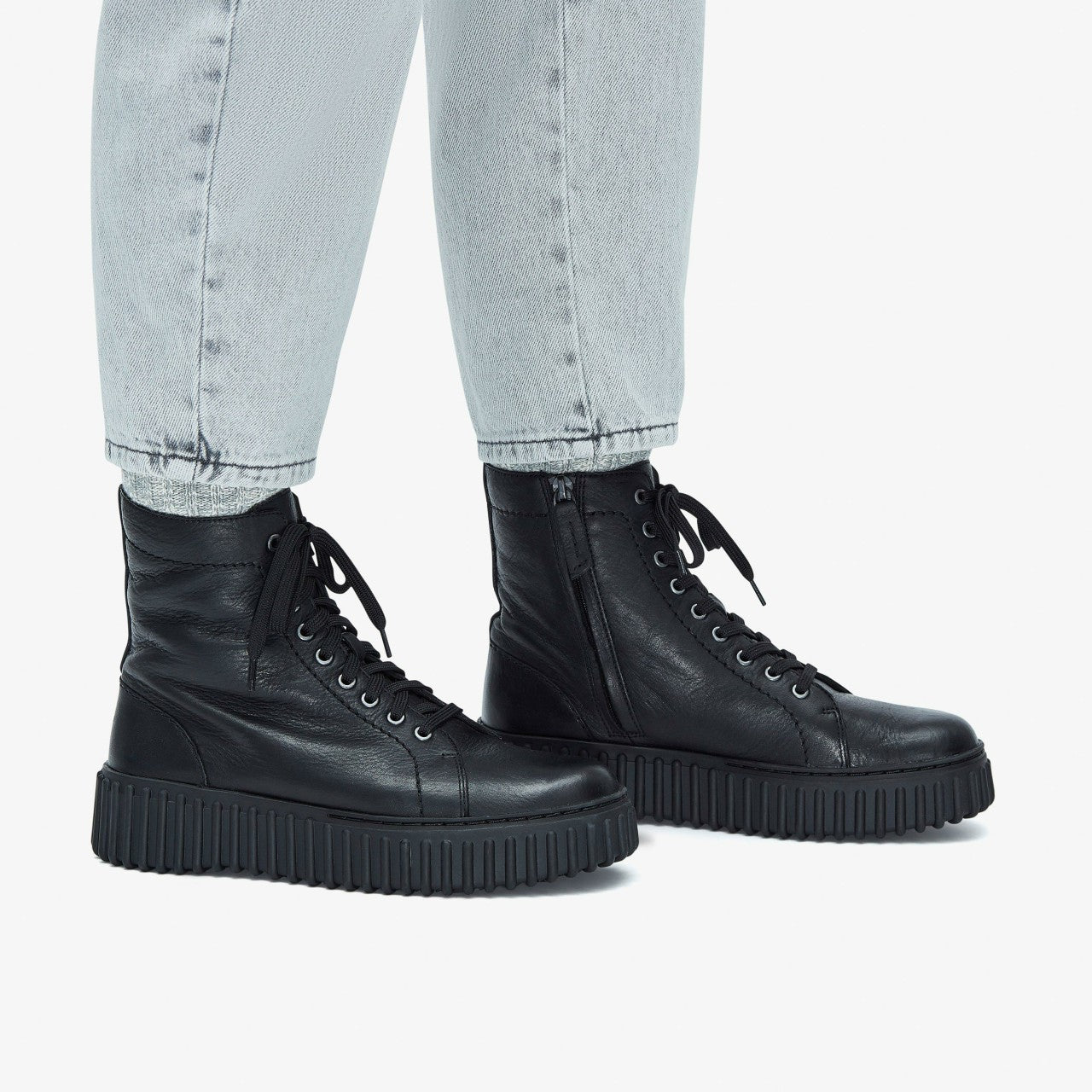 Torhill Rise Ankle Boot Black Leather | Clarks outlet - Women