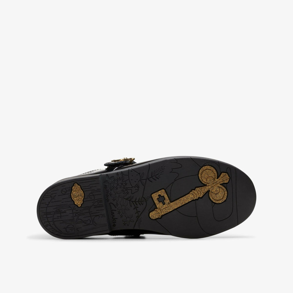 Lock Shine Kid Black Patent | Clarks online - Kids