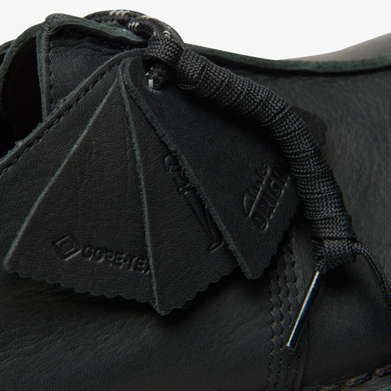 Desert Trek GORE-TEX Black Leather | Clarks online - Men