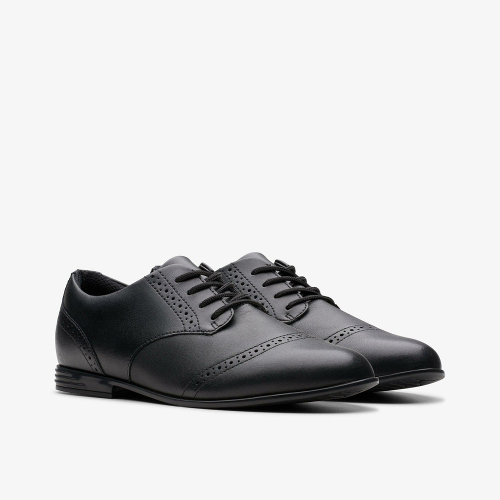 Finja Brogue Youth Black Leather | Clarks Sale - Kids