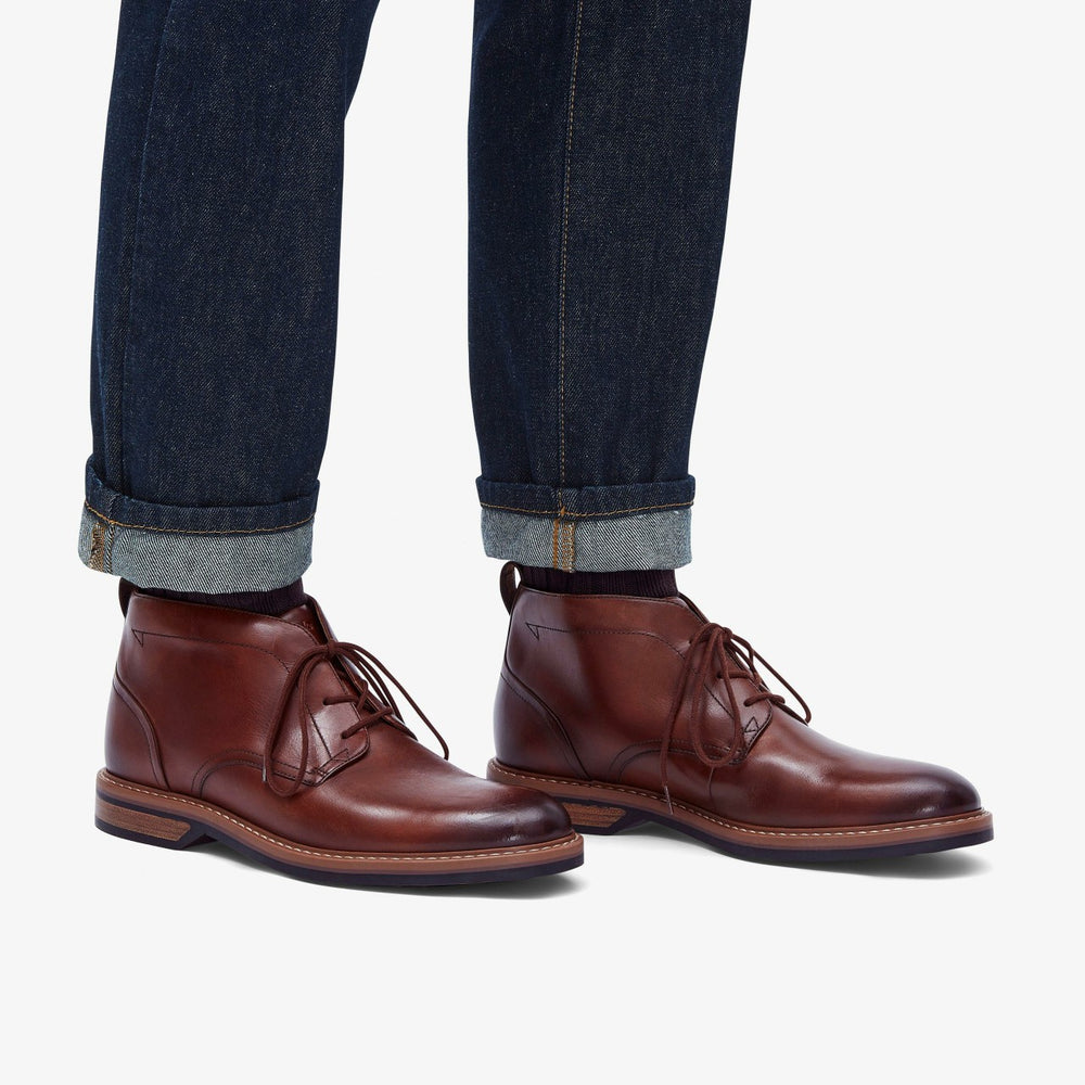 Aldwin Chukka Mid Tan Leather | Clarks discount - Men