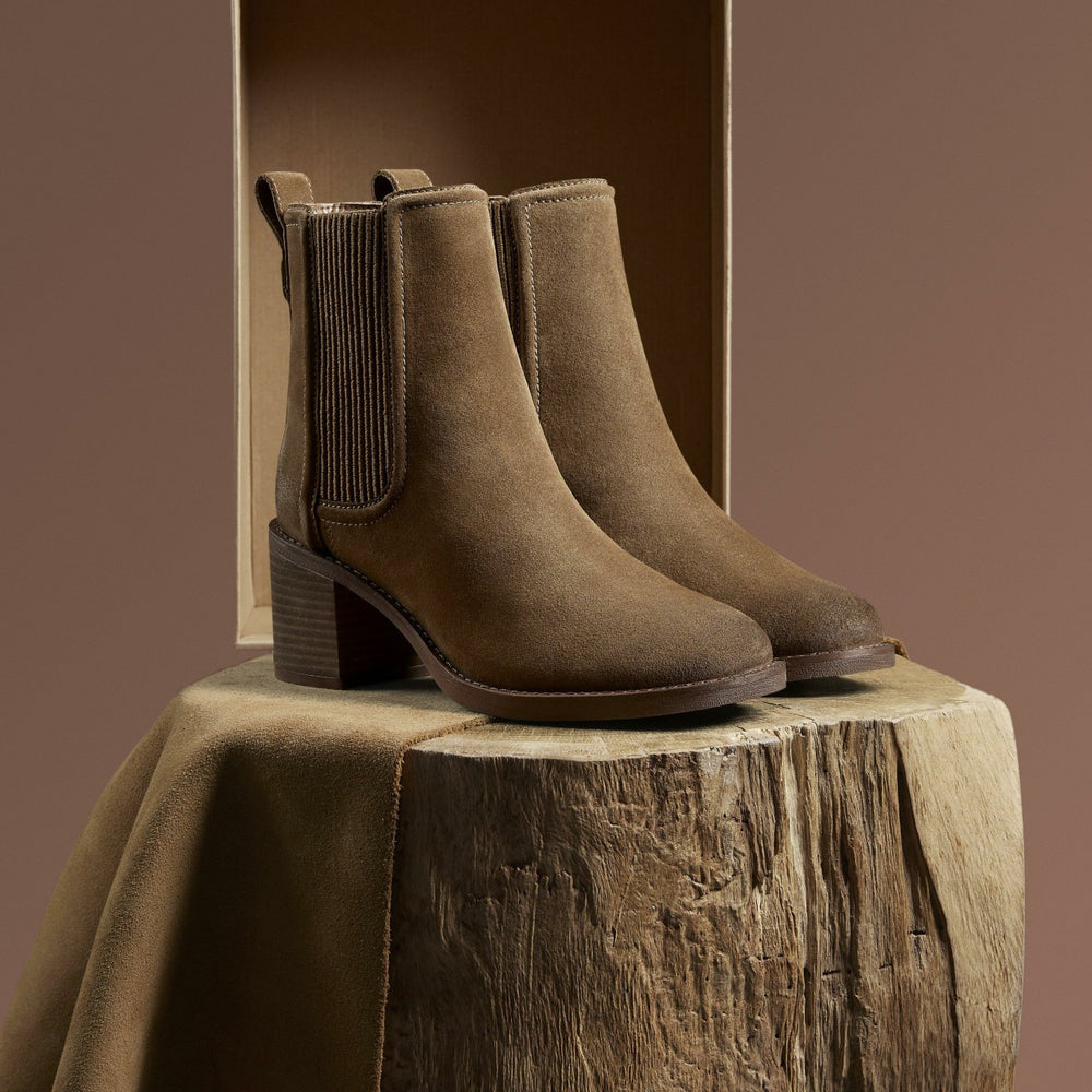 Chamberly Top Walnut Suede | Clarks outlet - Women