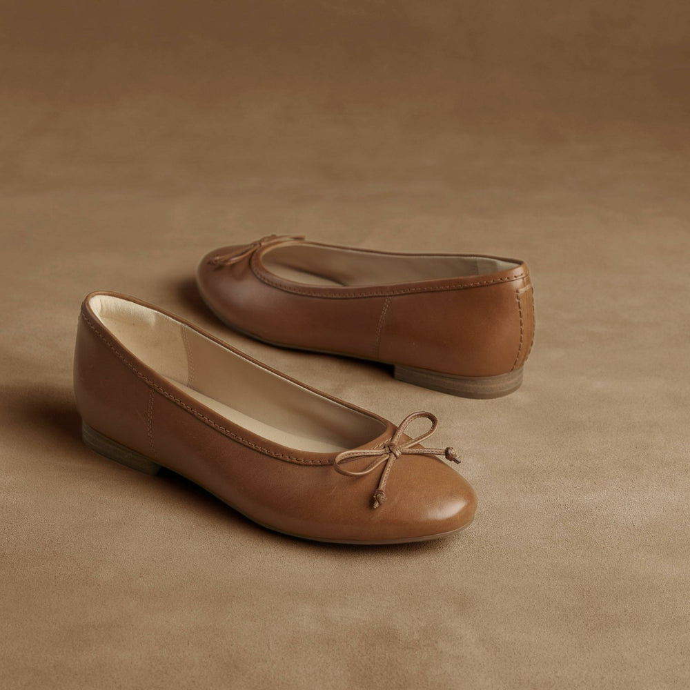 Fawna Lily Tan Leather | Clarks on Sale - Women