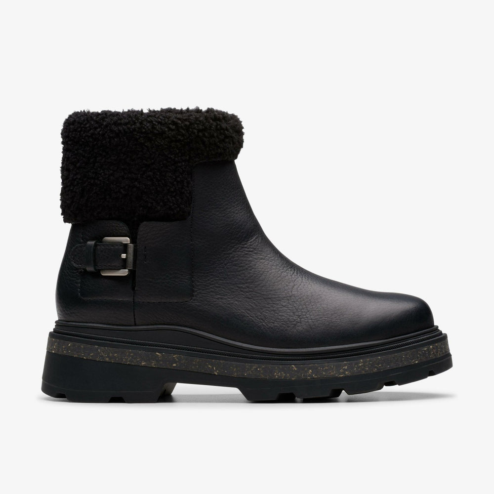 Hencroft Madi Waterproof Black Warmlined Leather | Clarks online - Women