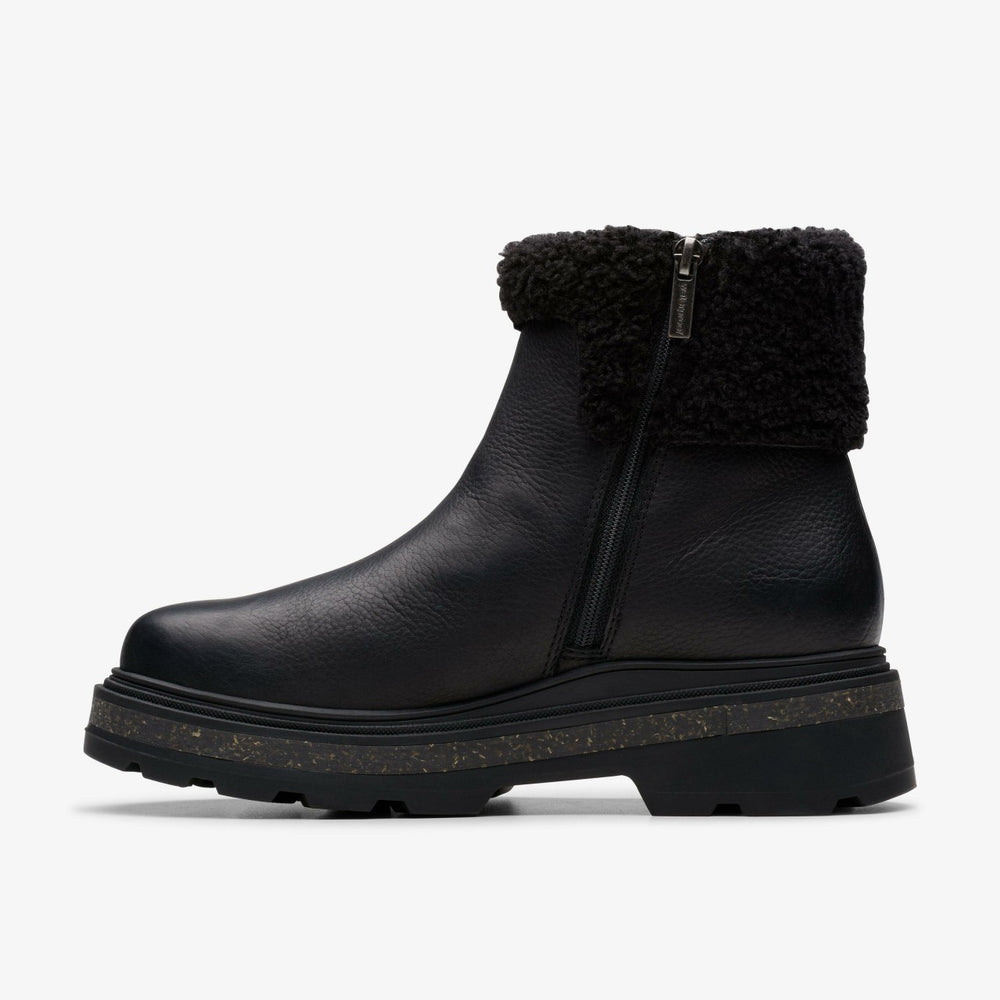 Hencroft Madi Waterproof Black Warmlined Leather | Clarks online - Women