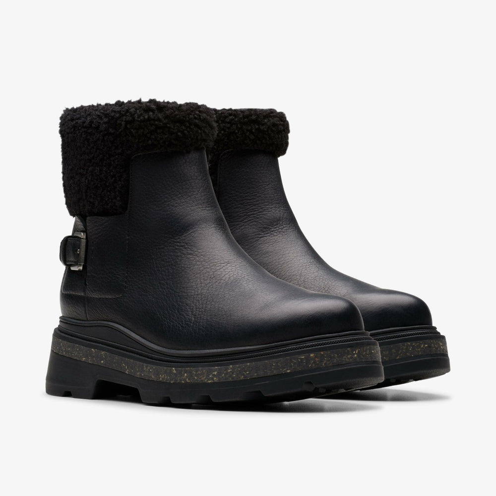 Hencroft Madi Waterproof Black Warmlined Leather | Clarks online - Women