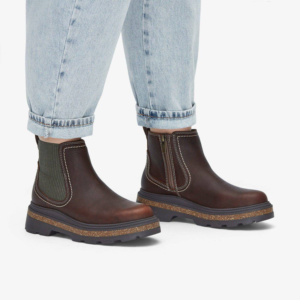 Hencroft Step Waterproof Brown Leather | Clarks for sale - Women