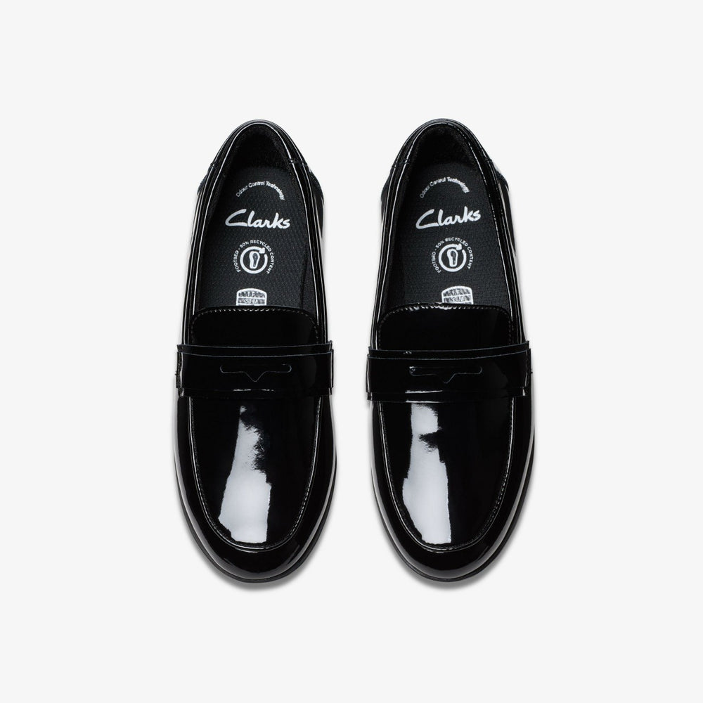Finja Bright Older Black Patent | Clarks outlet - Kids