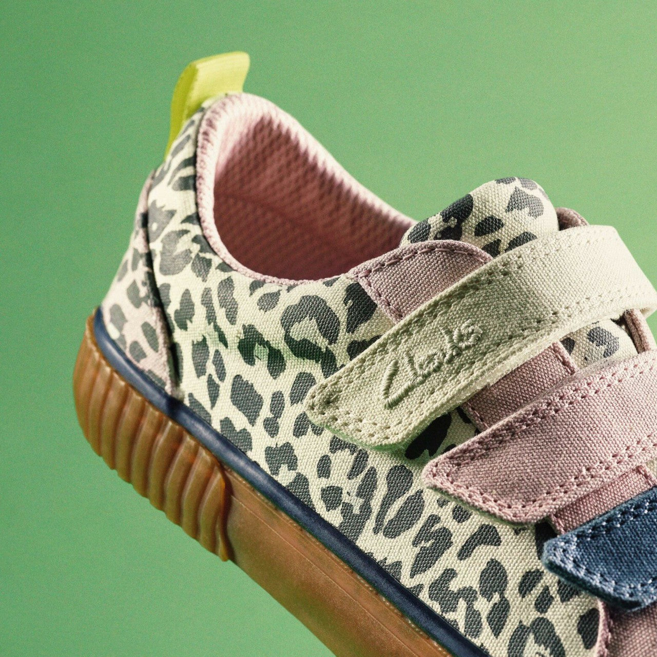 Foxing Vibe Kid Ecru Canvas | Clarks Sale - Kids
