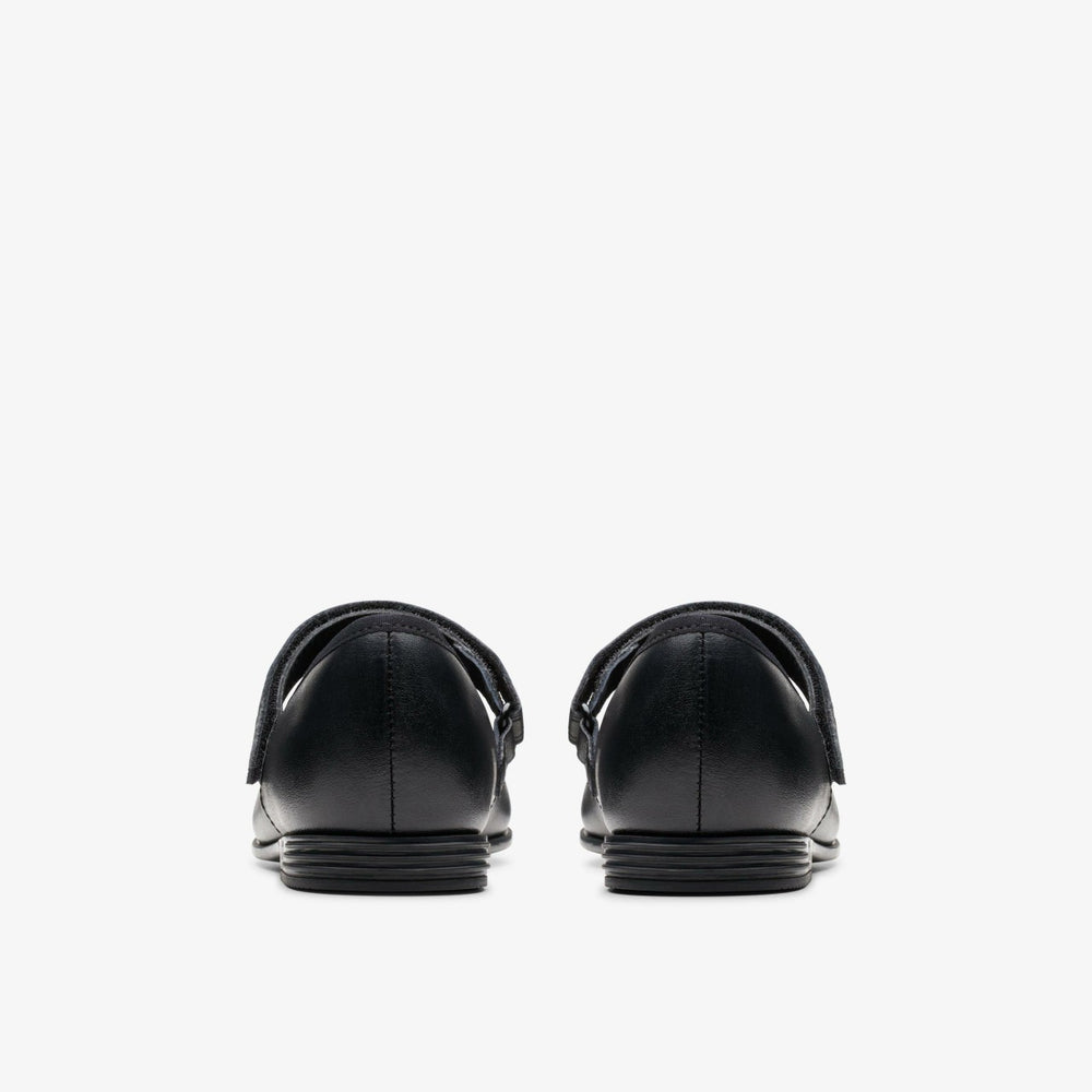 Finja Tap Older Black Leather | Clarks online - Kids
