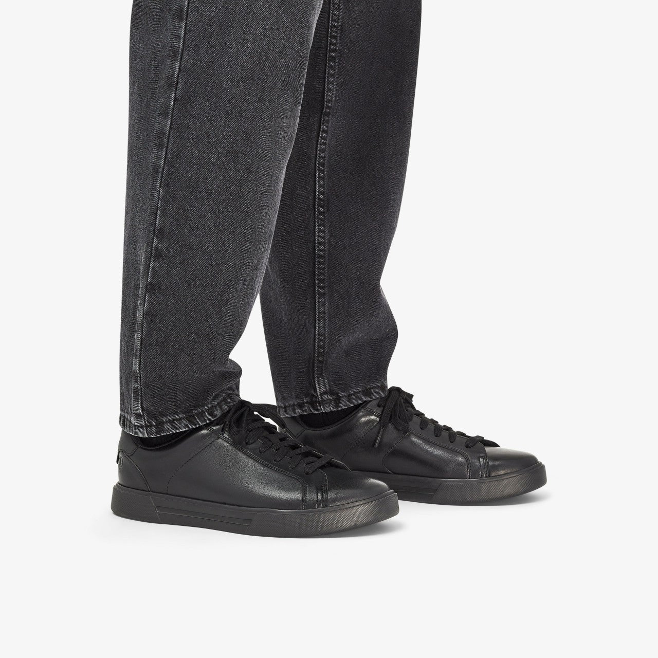 Romsey Lace Black Leather | Clarks outlet - Men