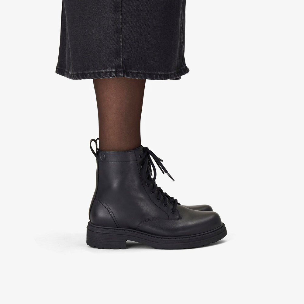 Orinoco 3 Style Black Leather | Clarks on Sale - Women