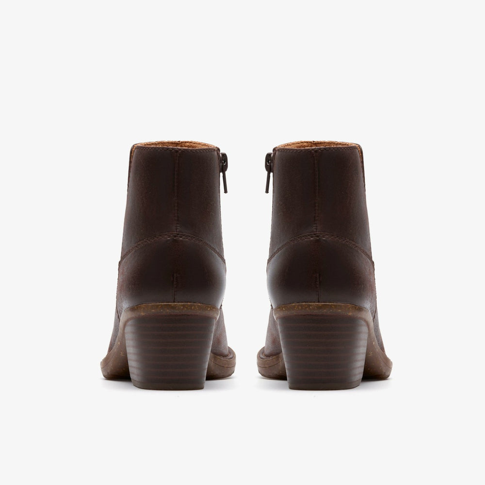 Kastela Top Brown Leather | Clarks on Sale - Women