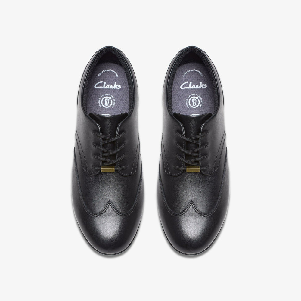 Finja Wing Youth Black Leather | Clarks online - Kids