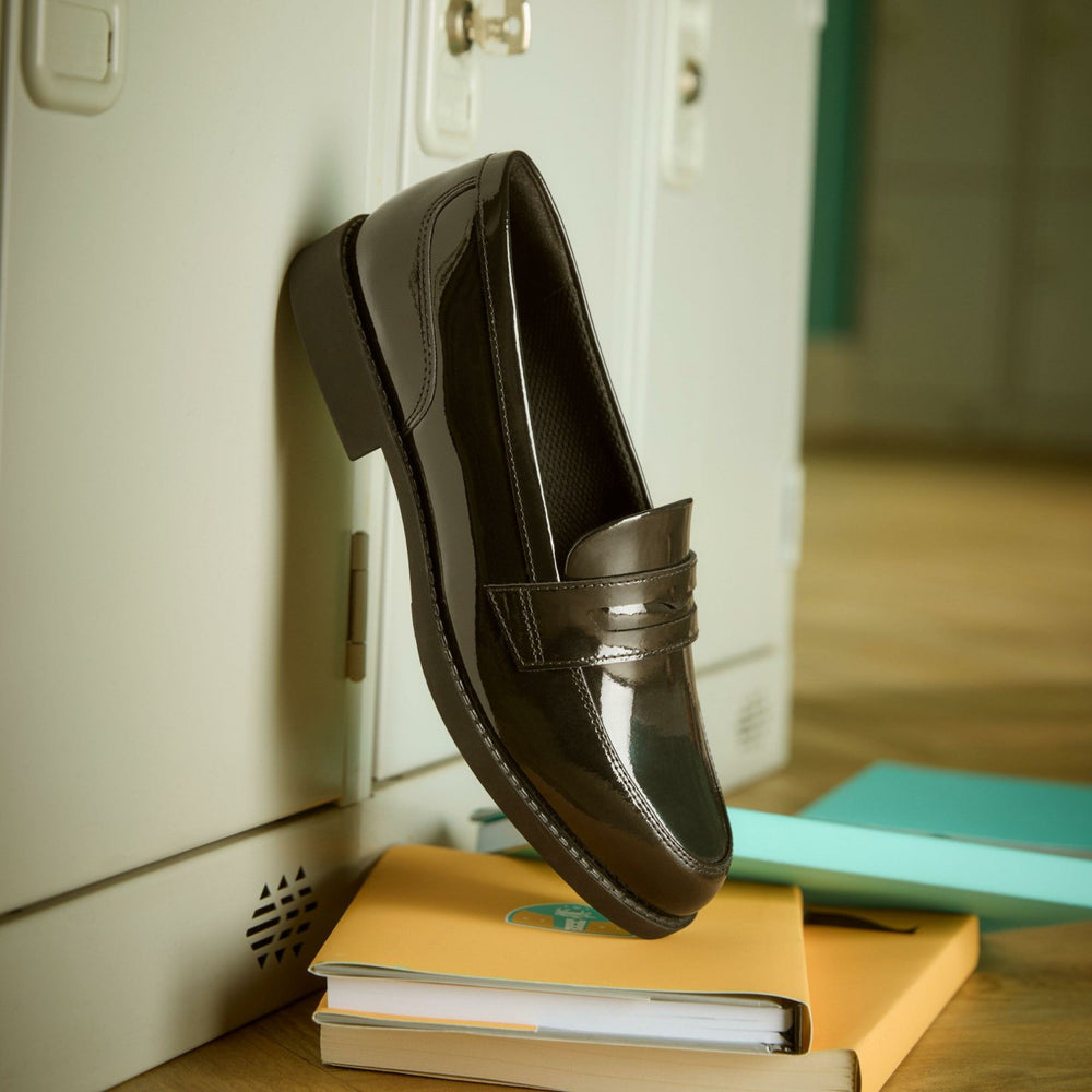 Tapa Edge Youth Black Patent | Clarks on Sale - Kids